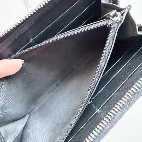 Authentic Gucci GG zipper wallet on chain - Picture 8 of 10